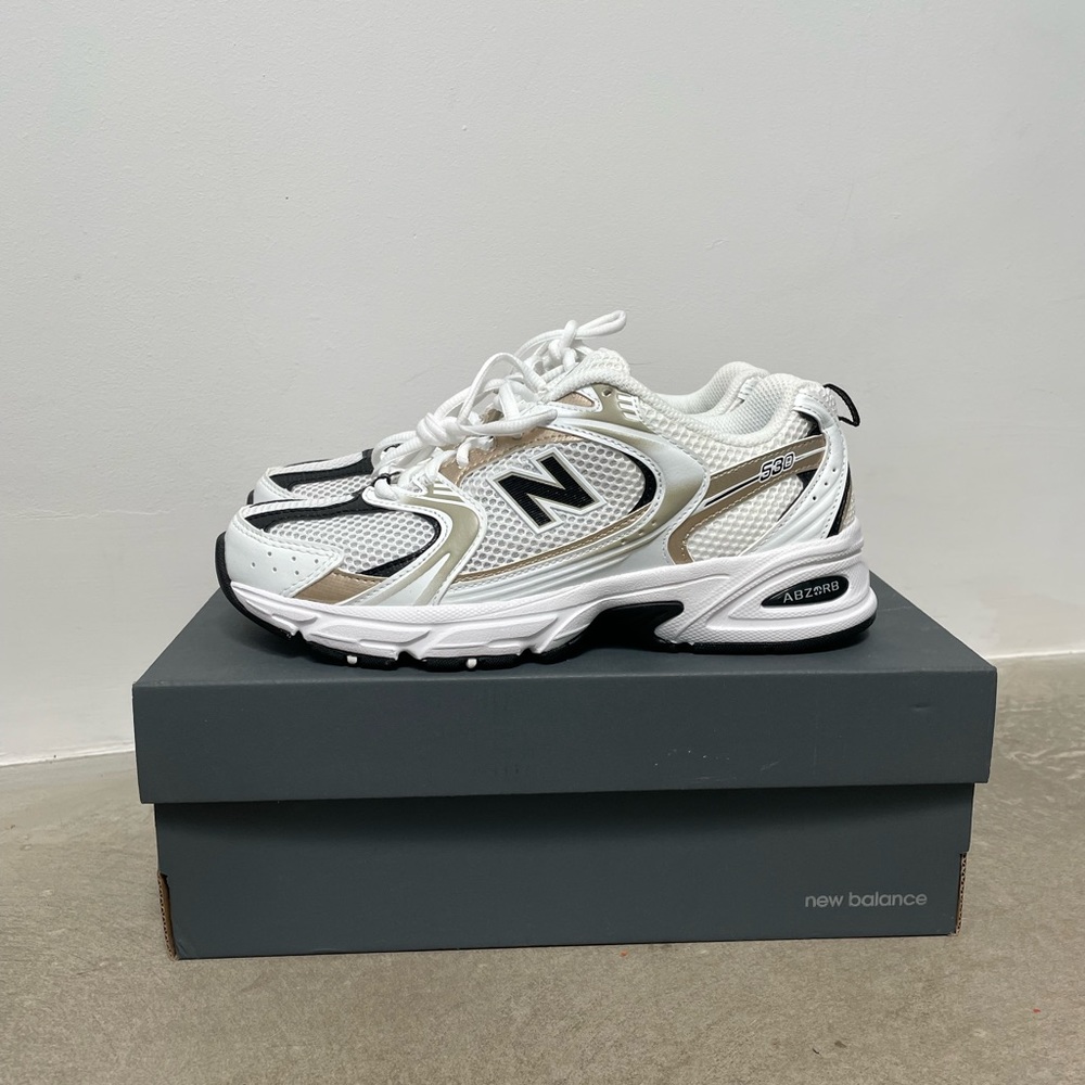 Brand New New Balance Womens 530 Black and Light Gold Size 6M - Womens 8